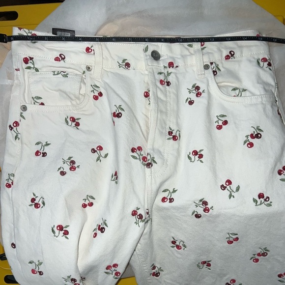 Reformation embroidered cherries jeans - Picture 8 of 8